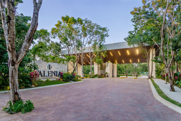 Valenia